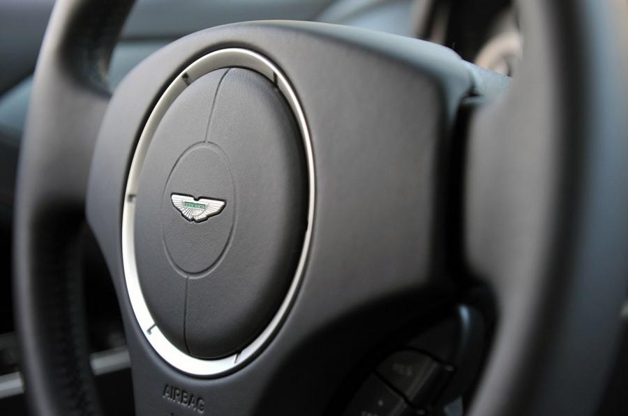 Детали интерьера Aston Martin Rapide S 2013 года  (NA) (фото 22 из 94)